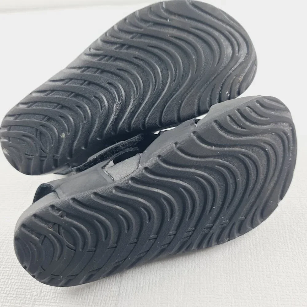 Nike Younger Boy's Black White Sunray Protect 2 Sport Sandals Size 11C
